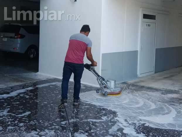 Lavados de estacionamientos