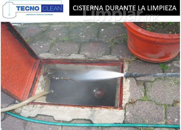 Cisterna durante la limpieza