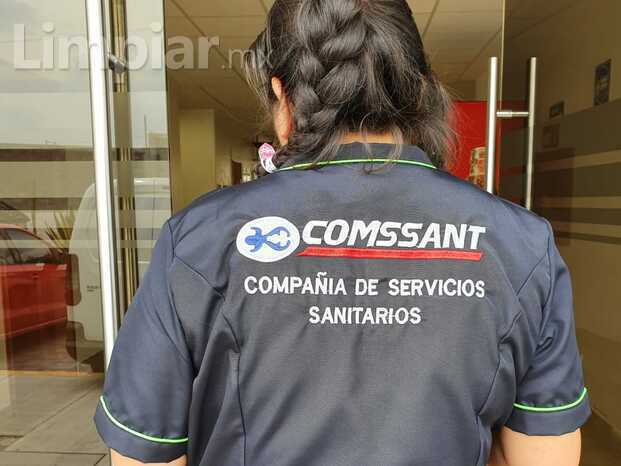 uniforme con logo.jpg