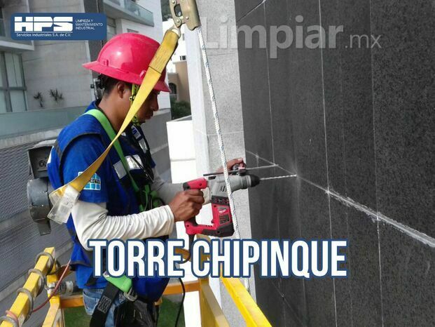 TRABAJOS DE ALTURA EN TORRE CHIPINQUE