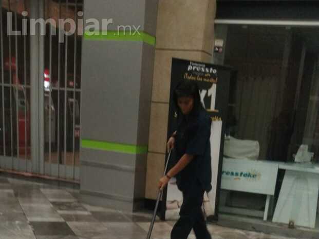 Limpieza plazas comerciales