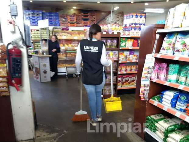 Limpieza en tiendas de autoservicio